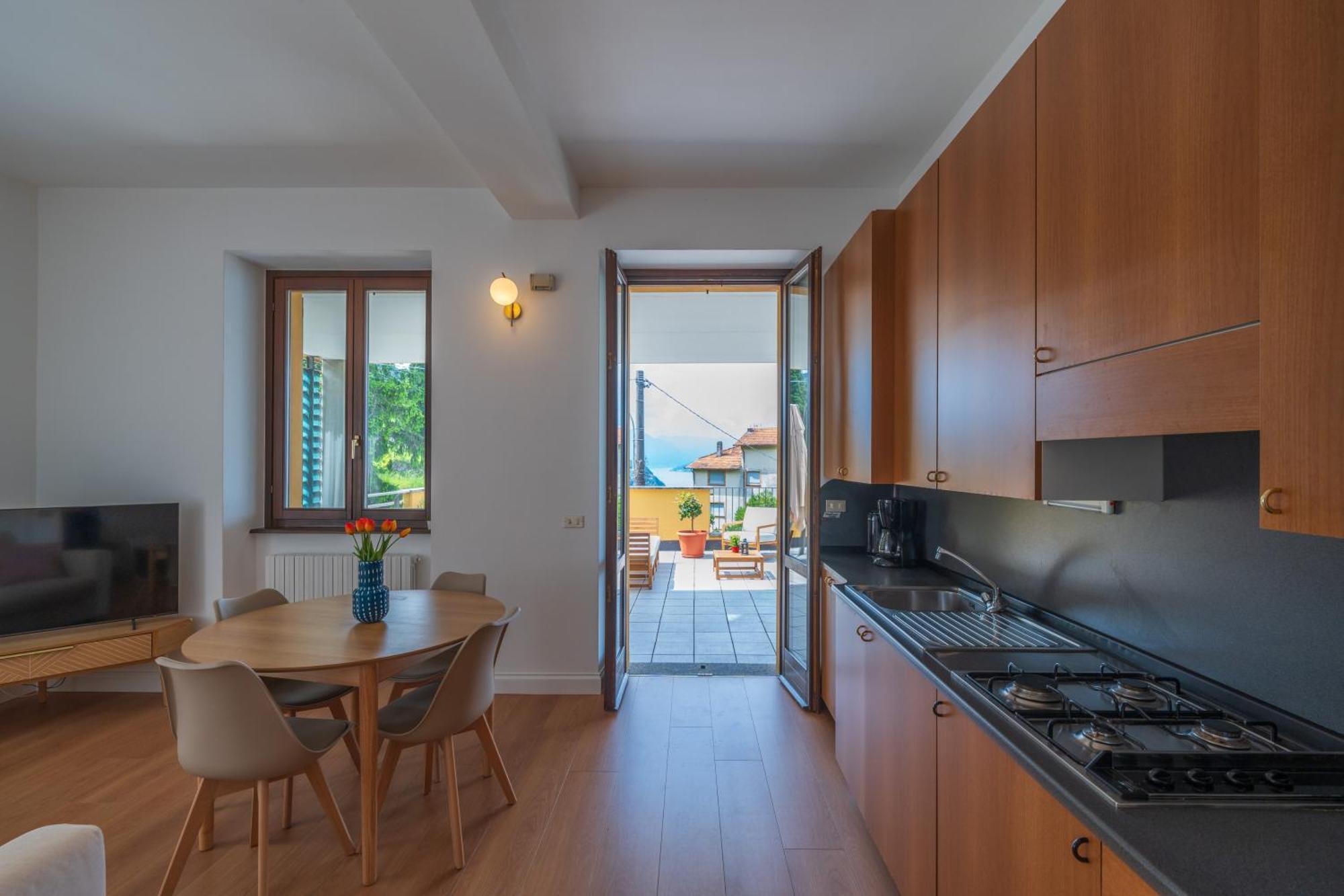 Stunning Apartment- Terrace And Swimming Pool Bellano Εξωτερικό φωτογραφία